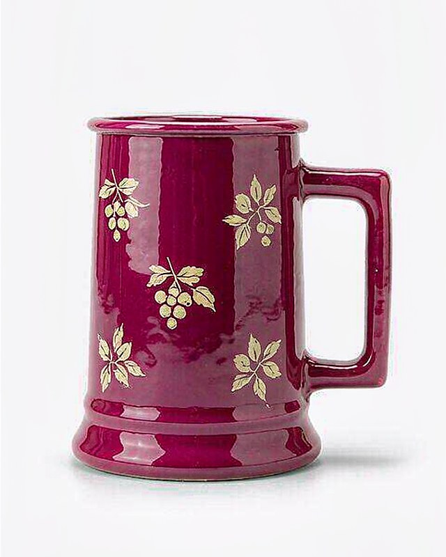 Berry Bloom Pint Mug in Raspberry